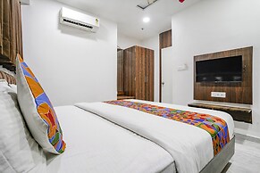 Fabhotel Rose Palace