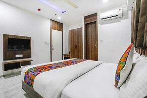 Fabhotel Rose Palace