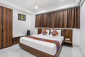 Fabhotel Rose Palace