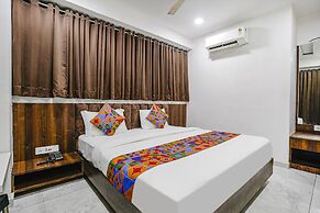 Fabhotel Rose Palace