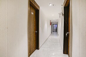 Fabhotel Rose Palace