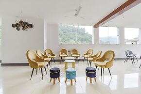 Fabhotel Hari Om Inn