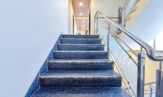 Fabhotel Lali Palace