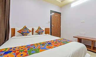 Fabhotel Lali Palace