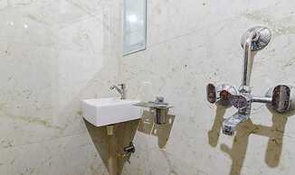 Fabhotel Lali Palace