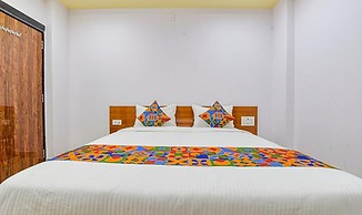 Fabhotel Lali Palace