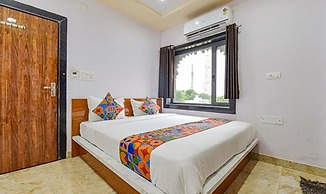 Fabhotel Lali Palace