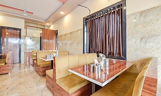 Fabhotel Lali Palace