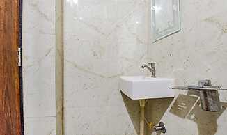 Fabhotel Lali Palace