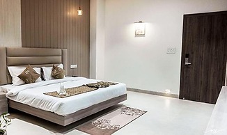 Fabhotel Prime Lavkush