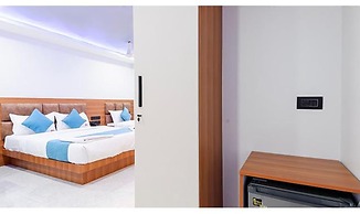 Fabhotel Q One Plaza