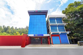 Fabhotel Q One Plaza