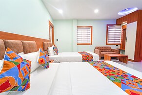 Fabhotel Q One Plaza