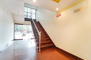 Fabexpress Majestic Inn