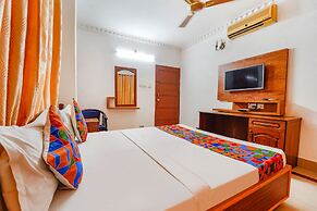 Fabexpress Majestic Inn