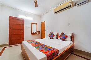 Fabexpress Majestic Inn