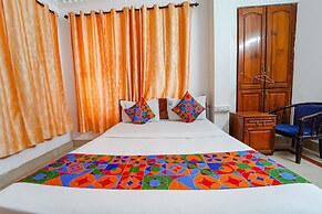 Fabexpress Majestic Inn