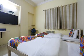 Fabhotel De Rajanigandha