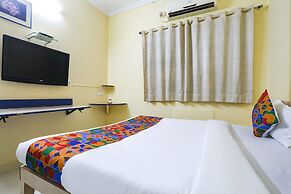 Fabhotel De Rajanigandha