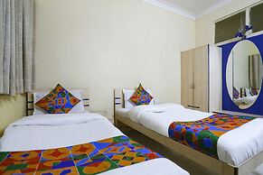 Fabhotel De Rajanigandha