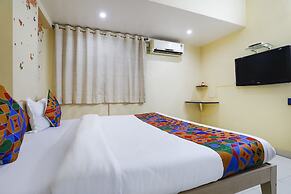 Fabhotel De Rajanigandha