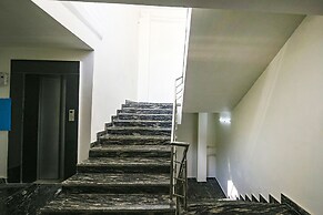 Fabhotel Mona Continental