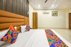 Fabhotel Golden Tree