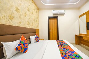 Fabhotel Golden Tree