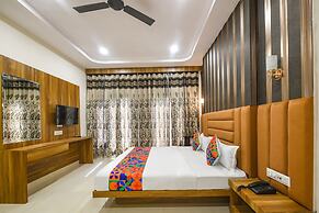 Fabhotel Golden Tree