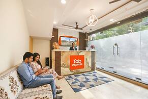 Fabhotel Golden Tree