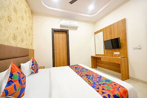 Fabhotel Golden Tree