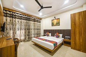 Fabhotel Golden Tree