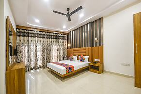 Fabhotel Golden Tree