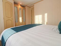 2br-garden-freeparking-charitydonation