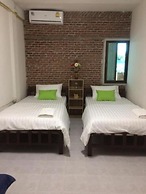Banana Hostel Donmuang