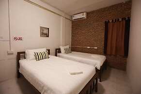 Sleepcase Hostel