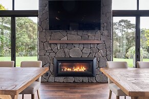 Kaitahi Chef's Table & Lodge