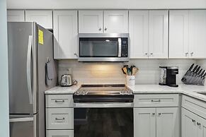 Forest Beach Villa 2 BDR for 6