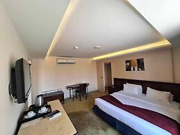 Al Fouad Palace Pyramids View