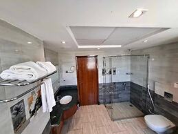 Al Fouad Palace Pyramids View