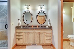 Pet-friendly Columbia Falls Home w/ Gas Grill!