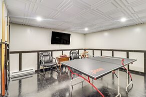 Lake & Pool Access: Albrightsville Home w/ Porch!