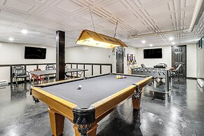 Lake & Pool Access: Albrightsville Home w/ Porch!