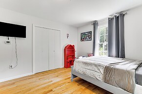 Hot Tub + Fire Pit: Pocono Summit Home!