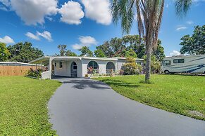 Updated Seminole Home w/ Pool - 7 Mi to Beach!