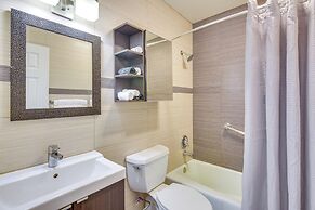 2 Mi to Ocean: Dog-friendly Hallandale Beach Condo