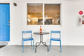 2 Mi to Dtwn Hollywood: Vibrant Pet-friendly Condo