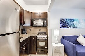 2 Mi to Dtwn Hollywood: Vibrant Pet-friendly Condo