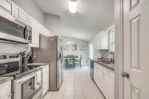 Walk to Rainbow River: Dunnellon Retreat