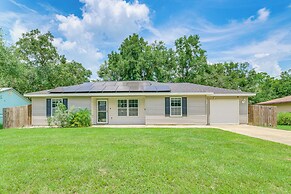 Walk to Rainbow River: Dunnellon Retreat